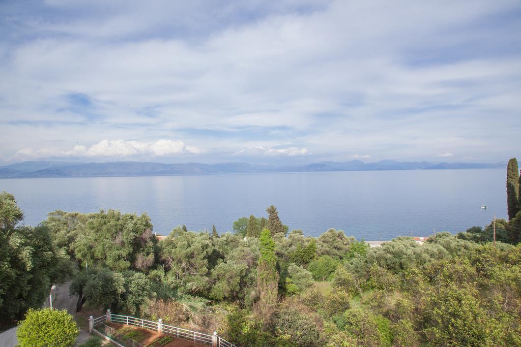 Brentanos Apartments - A - View Of Paradise Gastouri  Exteriér fotografie