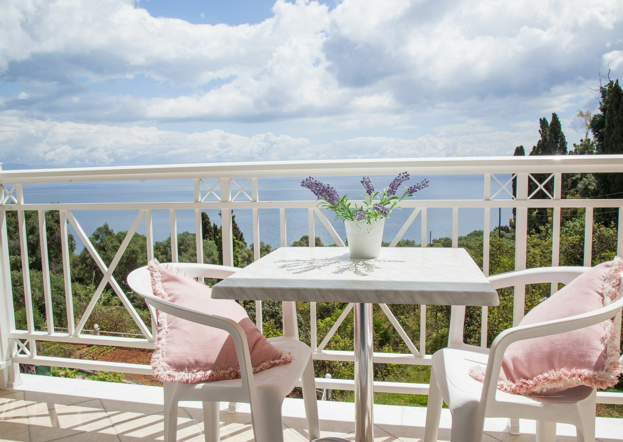 Brentanos Apartments - A - View Of Paradise Gastouri  Exteriér fotografie